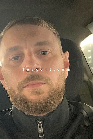Carmin - Escort Boy Versailles