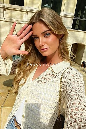 CARLY - Escort Girl Paris