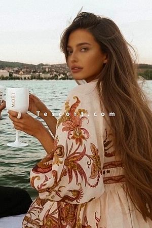 Lou - Escort Girl Paris
