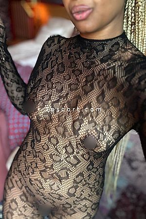 Emeraude - Escort Girl Paris