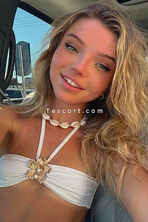 LENI - Paris Escorts