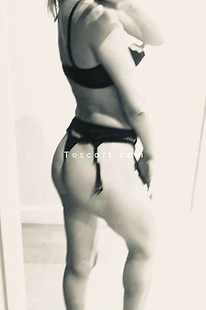 Leontine - Paris Escorts