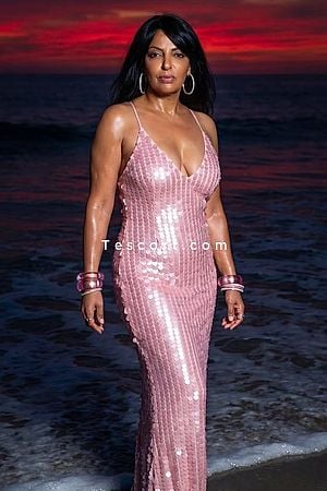 VALENTINA Photo #3