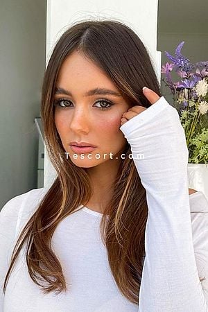 TYRI - Paris Escorts
