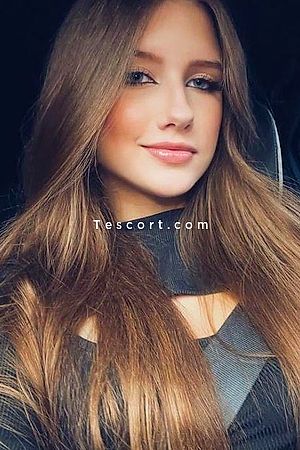 KRIZIA - Paris Escorts