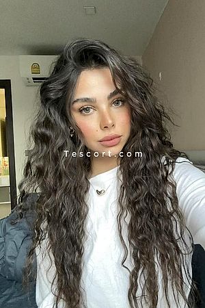 MELZINA - Paris Escorts