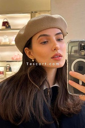 GENOVEVA - Escort Girl Paris