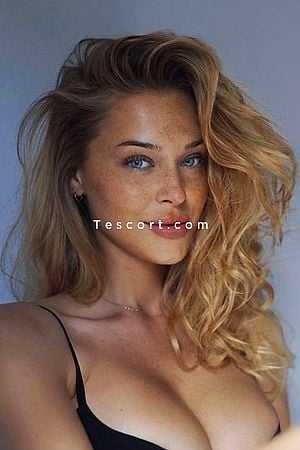 YUST - Escort Girl Paris