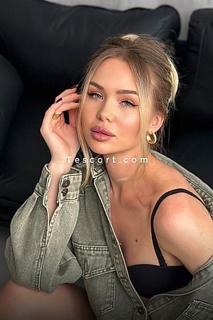 NOLA - Paris Escorts