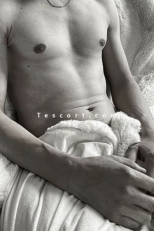 Aissam - Escort Boy Paris