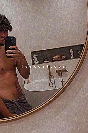Hey455 - Escort Boy Montargis