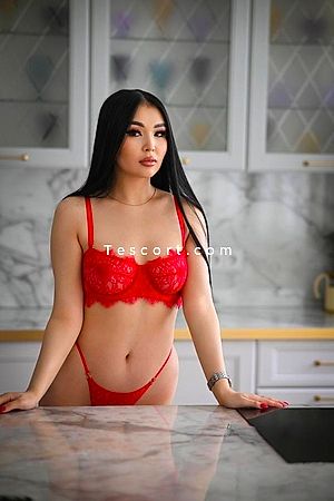 Kim - Paris Escorts