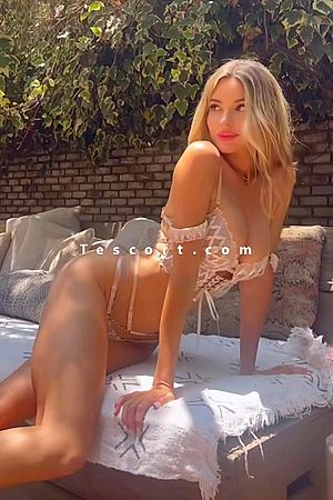 Victoria - Cannes Escorts