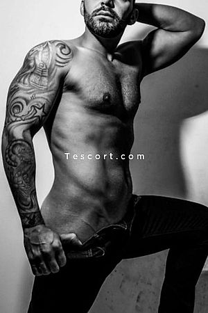 RobertoG - Escort Boy Nice