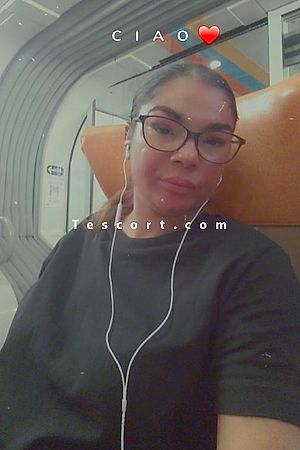 Latinaa Photo