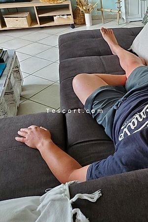 Nao - Arcachon Boy Escorts