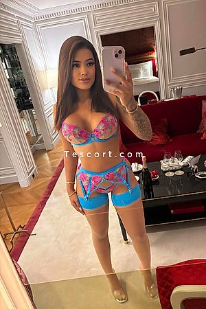 Hany Party Girl - Paris Escorts