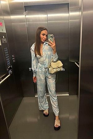 STEFANI - Paris Escorts