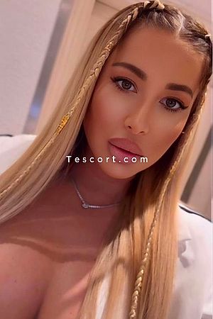 Francesca - Escort Girl Saint Tropez