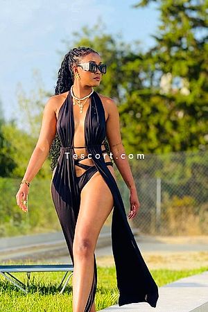 Eloise974 - La Roche-Sur-Yon Escorts