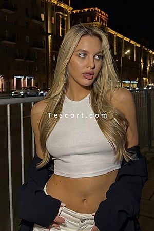 Julia - Escort Girl Paris