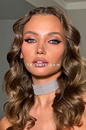 Lilya - Escort Girl Paris