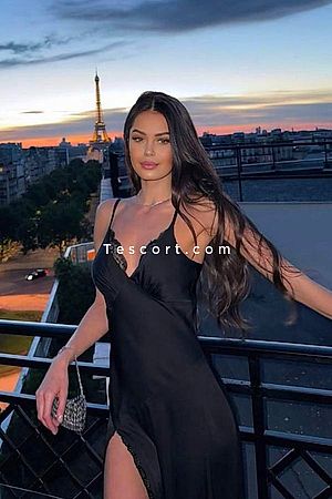 Adriana - Paris Escorts
