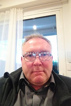 JULIEN 80 - Amiens Boy Escorts
