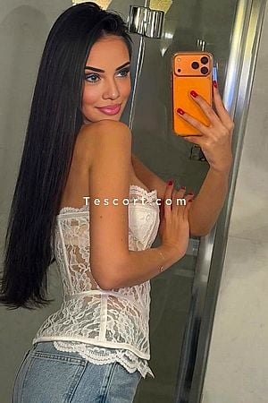 Boni - Escort Girl Cannes