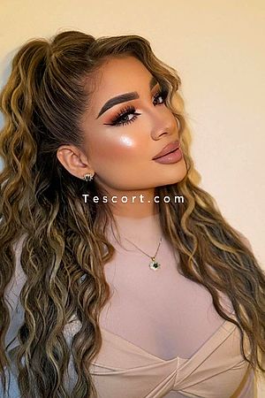 Camila - Escort Girl Paris