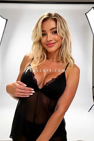 Odry - Escort Girl Paris
