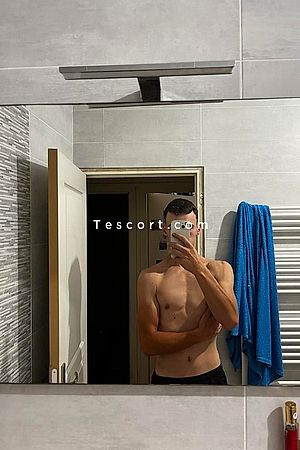 Manu - Orléans Boy Escorts