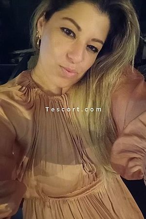 Karina - Roanne Escorts