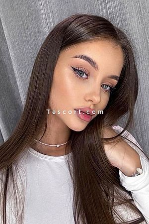 Lili - Escort Girl Paris