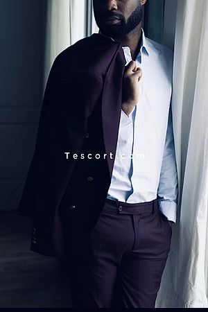 Marc Anthony Companion - Paris Boy Escorts