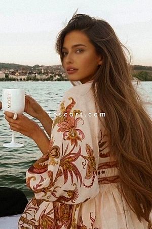 Sara - Escort Girl Paris