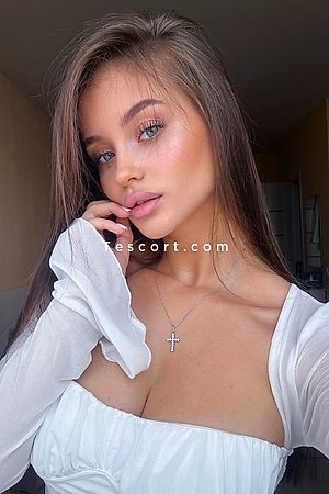 Christina - Escort Girl Paris