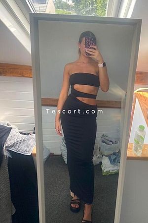 Maeva - Saintes Escorts