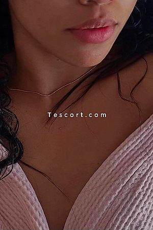 Bibi amoureuse Photo #2