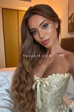 Bella - Paris Escorts