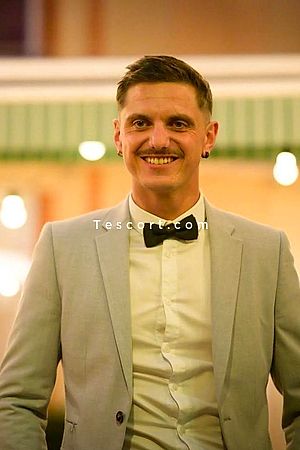 Gourmandinho - Biarritz Boy Escorts