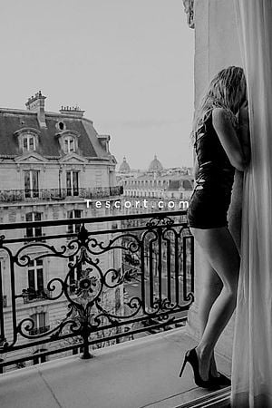 Lea - Paris Escorts