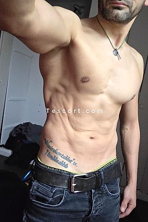 Onizuka24 - Escort Boy Paris