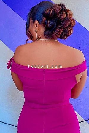 Fafa - Suresnes Escorts