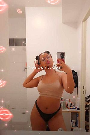 PearlyFontaine Photo