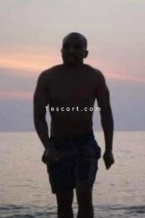 M Paolinhio - Conflans-Sainte-Honorine Boy Escorts
