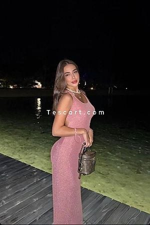 Salma - Paris Escorts