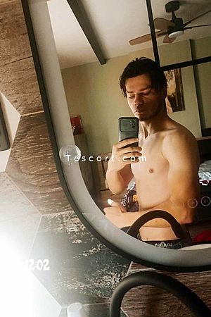 Stephane - Escort Boy Saint-Louis