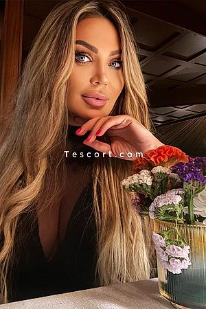 Christine - Paris Escorts