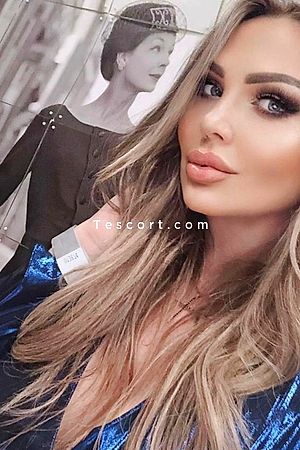 Christine - Paris Escorts